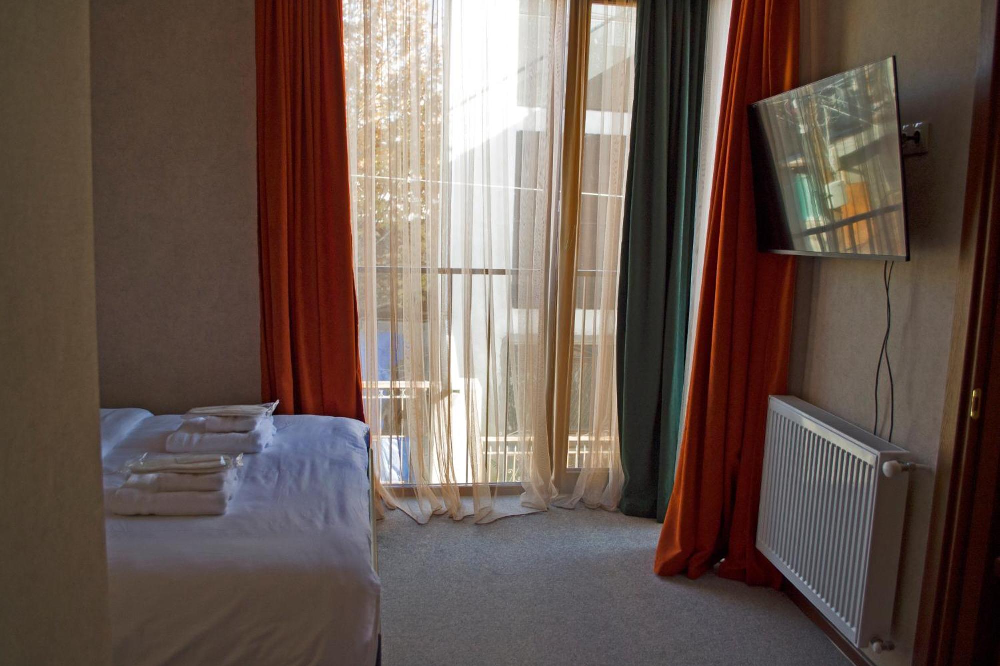 Green Inn Hotel Tbilisi Esterno foto