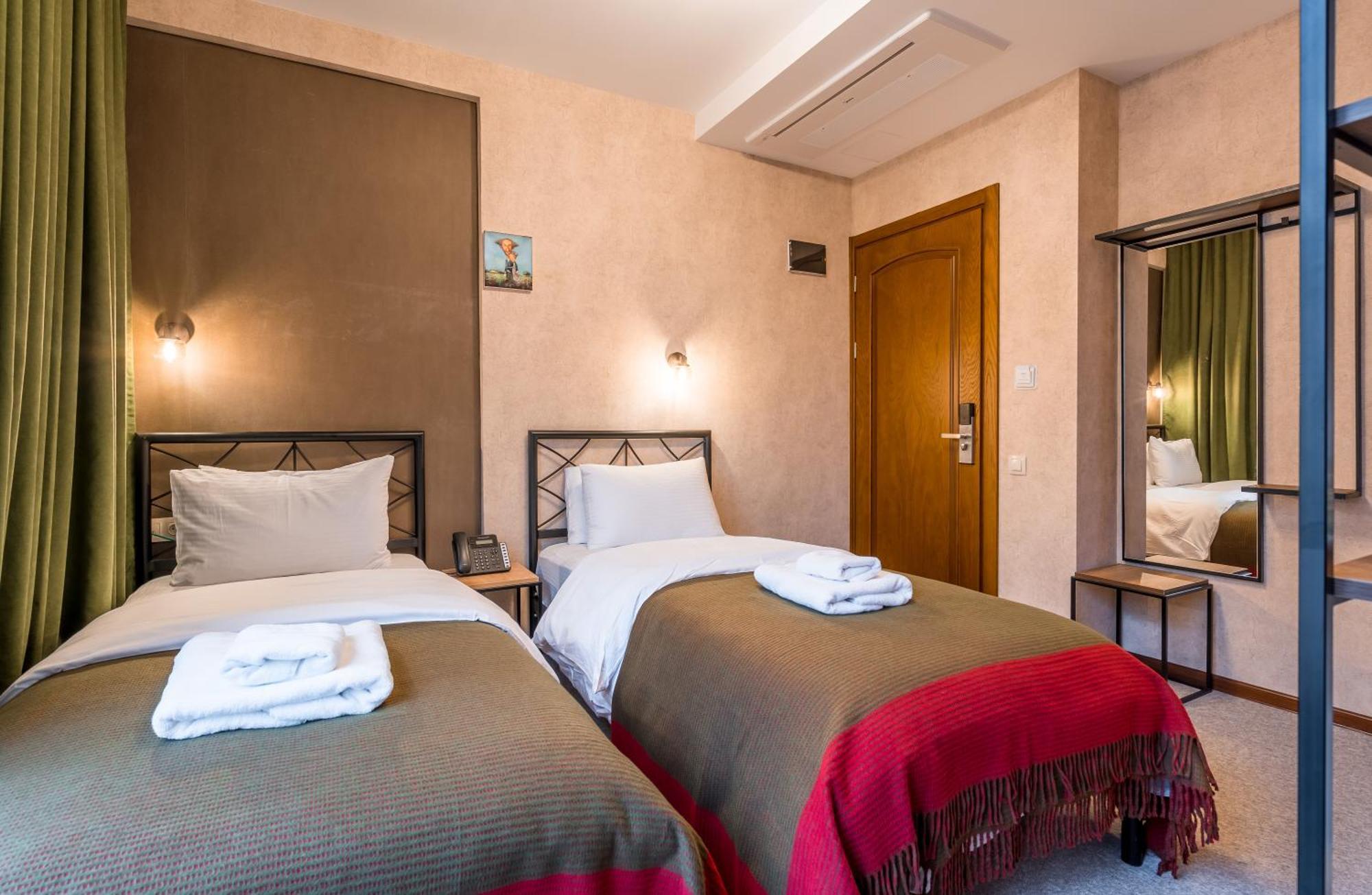 Green Inn Hotel Tbilisi Esterno foto