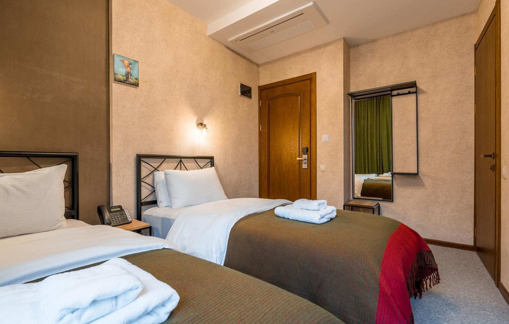 Green Inn Hotel Tbilisi Esterno foto